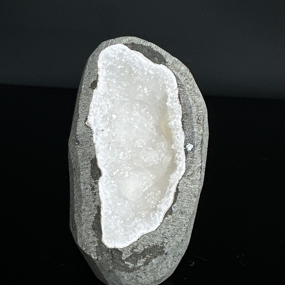 Apophyllite Druzy Geode - Picture 7 of 17